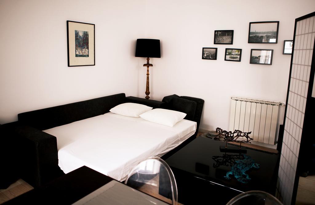 Triplex With Garage - Praca Das Flores Lisbon Room photo