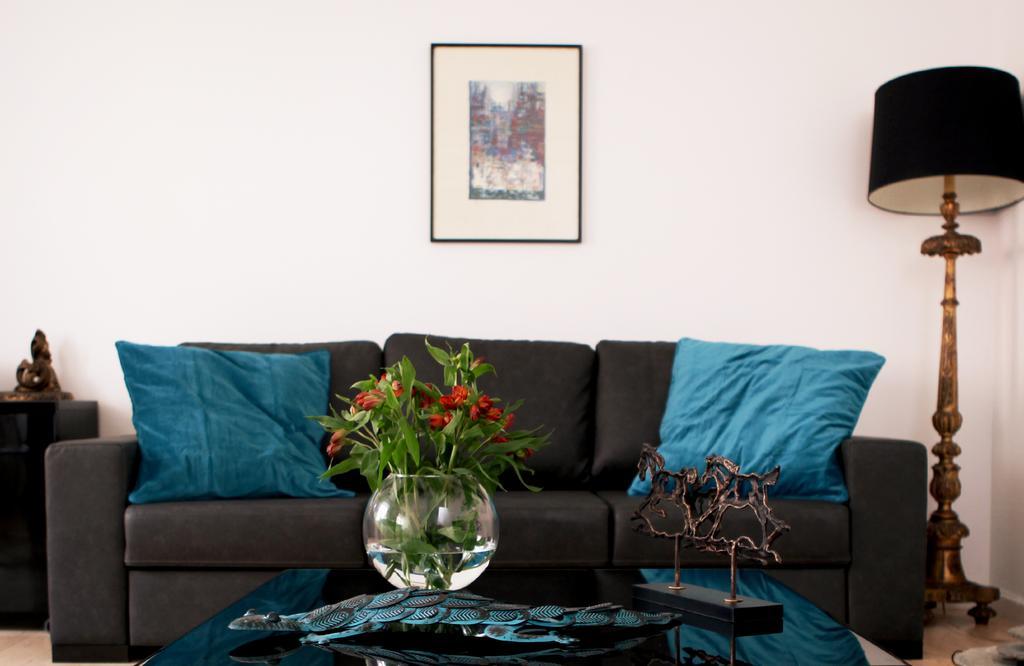 Triplex With Garage - Praca Das Flores Lisbon Room photo