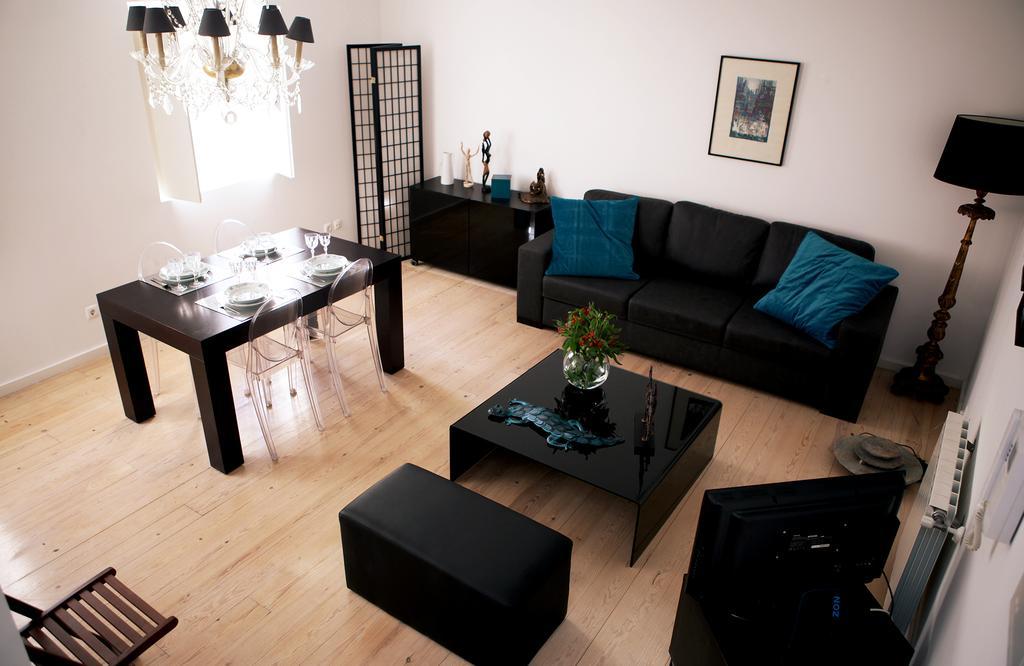 Triplex With Garage - Praca Das Flores Lisbon Room photo