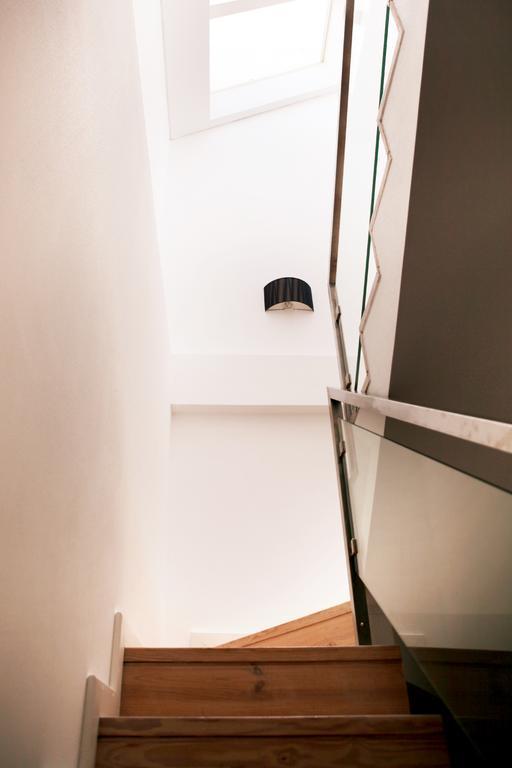 Triplex With Garage - Praca Das Flores Lisbon Room photo