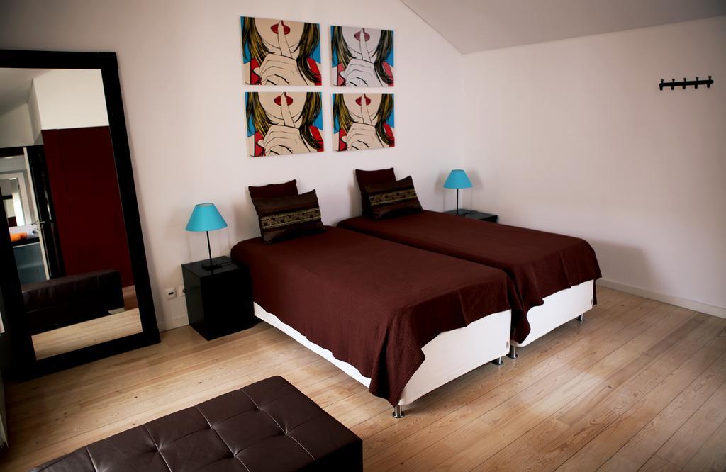 Triplex With Garage - Praca Das Flores Lisbon Room photo