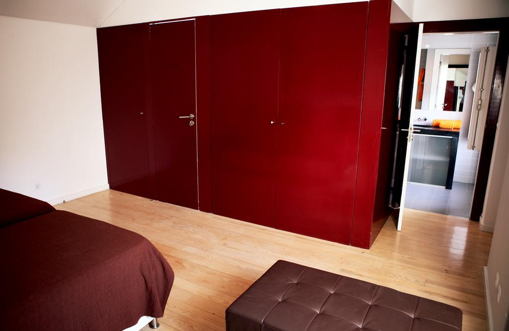 Triplex With Garage - Praca Das Flores Lisbon Room photo