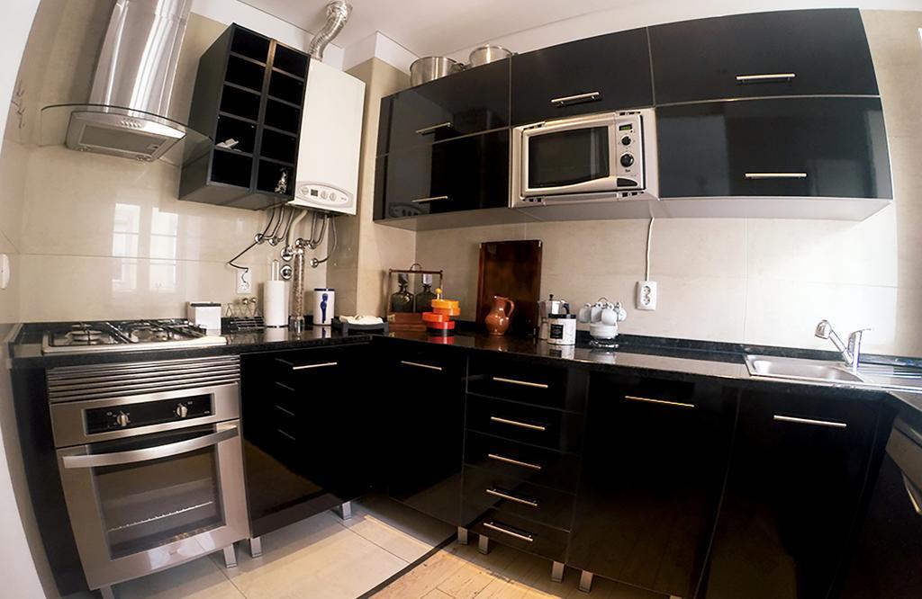 Triplex With Garage - Praca Das Flores Lisbon Room photo