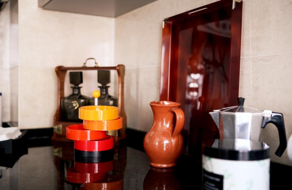 Triplex With Garage - Praca Das Flores Lisbon Room photo