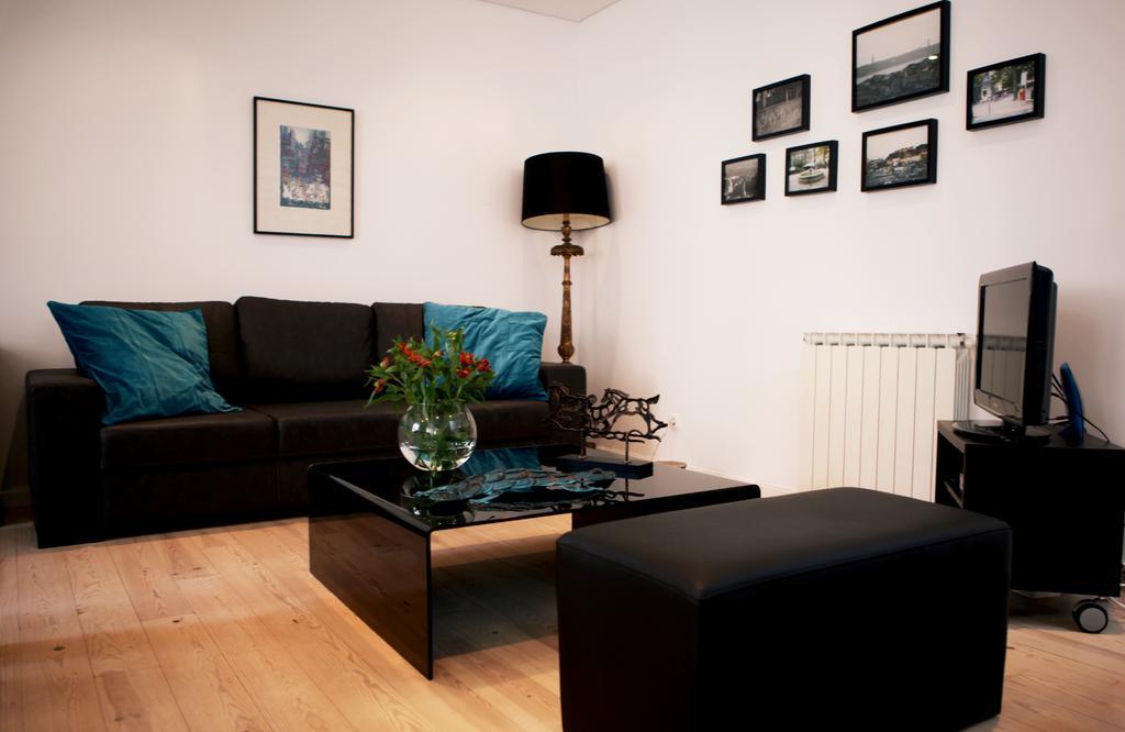 Triplex With Garage - Praca Das Flores Lisbon Room photo