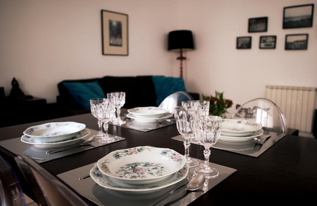 Triplex With Garage - Praca Das Flores Lisbon Room photo