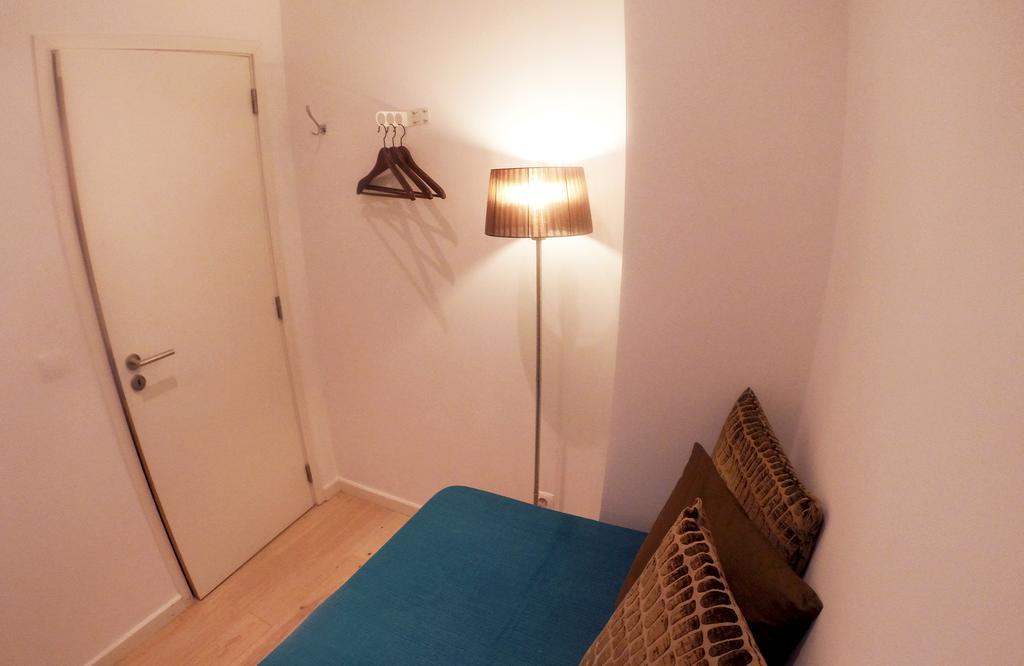 Triplex With Garage - Praca Das Flores Lisbon Room photo